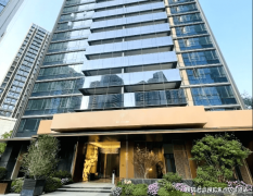 此中500万—800万元的改善型产物成为成交从力